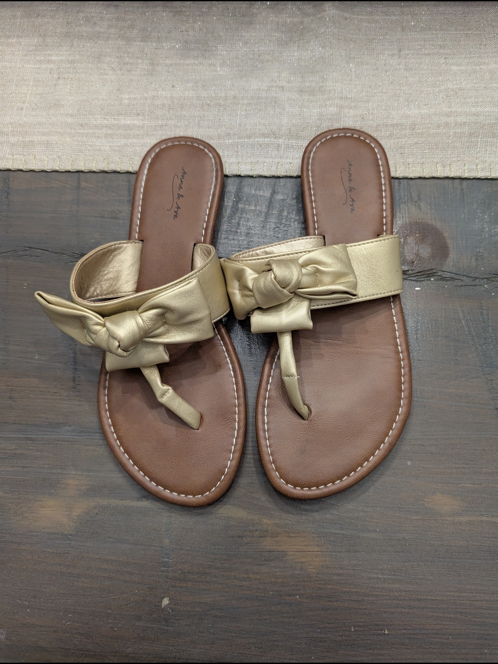 Anna & Ava Women’s Gold Knot-Top Leather Sandals